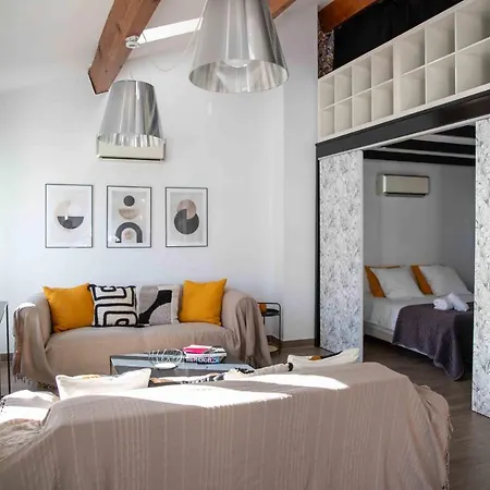 Διαμέρισμα Modern Loft In The Heart Of *